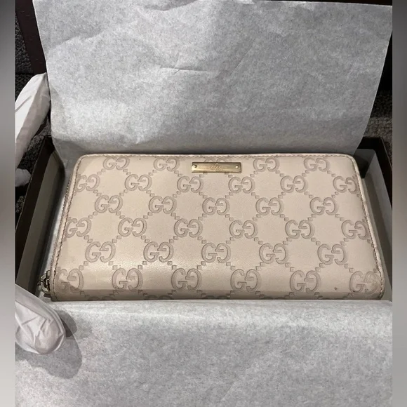 Authentic Gucci Guccissima Ivory Leather long zip around wallet - Picture 2 of 16